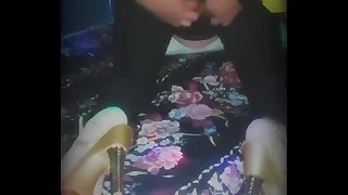 Sharon esposa caliente de 40 a&ntilde;os trabaja como recepcionista en una cl&iacute;nica cerca del metro San Joaqu&iacute;n siempre llega ansiosa de trabajar para vestirse como Puta y su marido alone le mame el culo